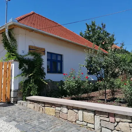 Csenduelo Vendeghaz Appartement *